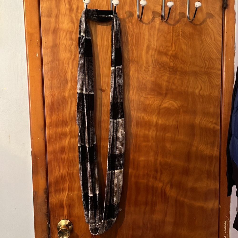 Infinity scarf - Picture 2 of 2